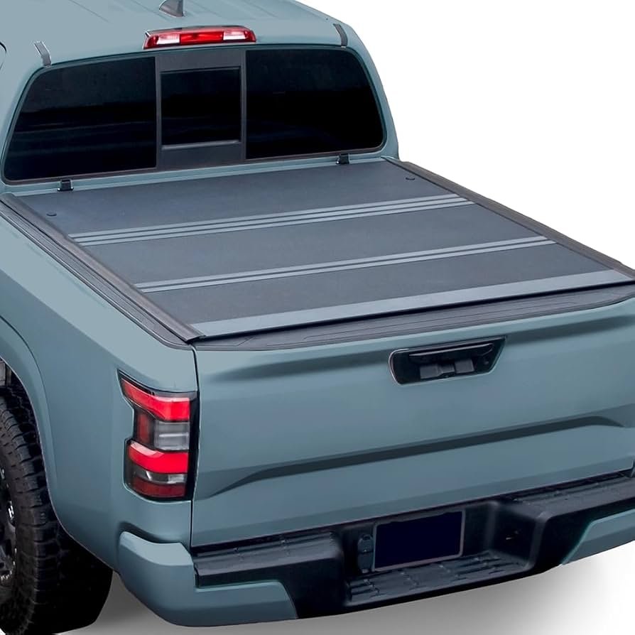 Low profile hard tonneau cover